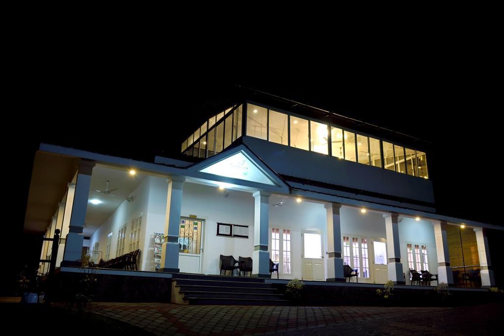 ฟัลคอน เครสต์ วากามอน Hotel ภายนอก รูปภาพ